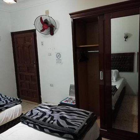 Pyramids Loft Homestay Kafrat al Jabal Exterior photo