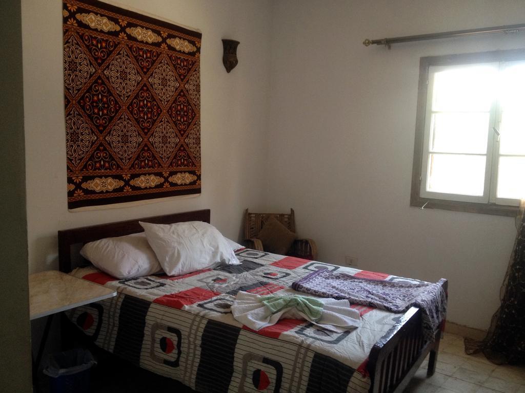 Pyramids Loft Homestay Kafrat al Jabal Room photo