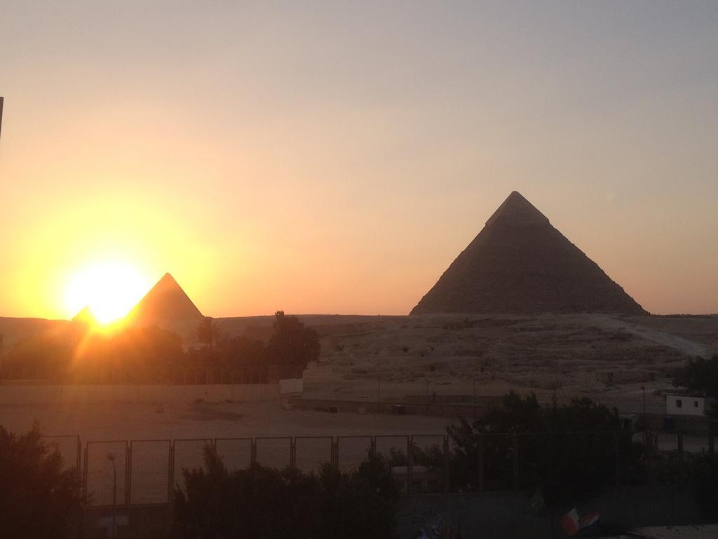 Pyramids Loft Homestay Kafrat al Jabal Exterior photo