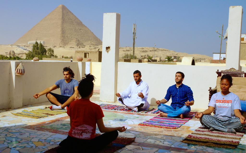 Pyramids Loft Homestay Kafrat al Jabal Exterior photo