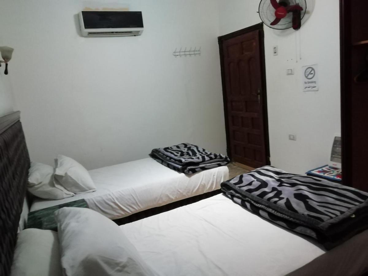Pyramids Loft Homestay Kafrat al Jabal Exterior photo