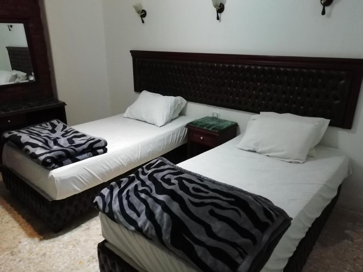 Pyramids Loft Homestay Kafrat al Jabal Exterior photo